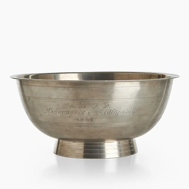 FOLKE ARSTRÖM (SVERIGE, 1907–1997). Skål, tenn, A. Wiberg, Stockholm, 1930-tal. Funkis.