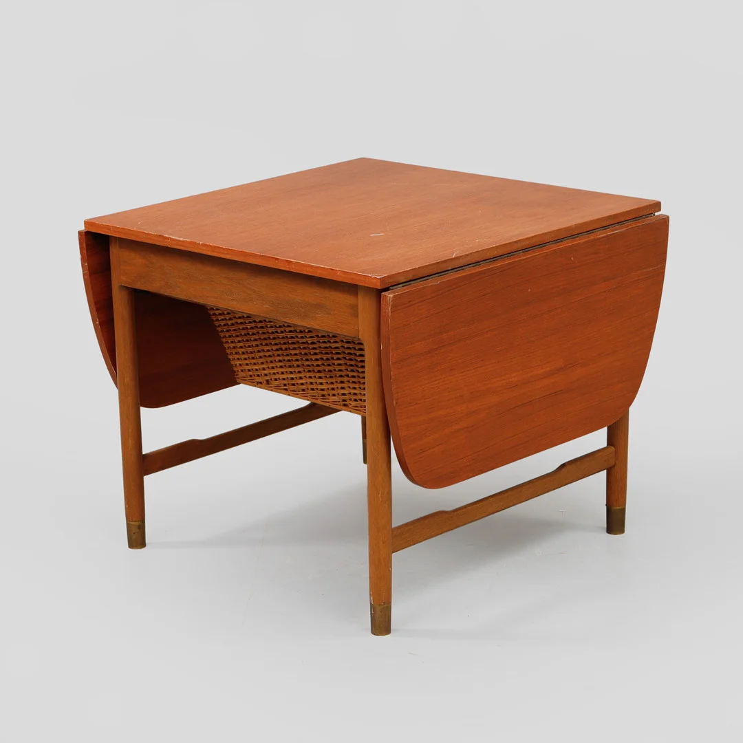 BERTIL FRIDHAGEN. Sybord, Svenska Möbelfabrikerna i Bodafors, 1962. — Tables — Göteborgs Auktionsverk