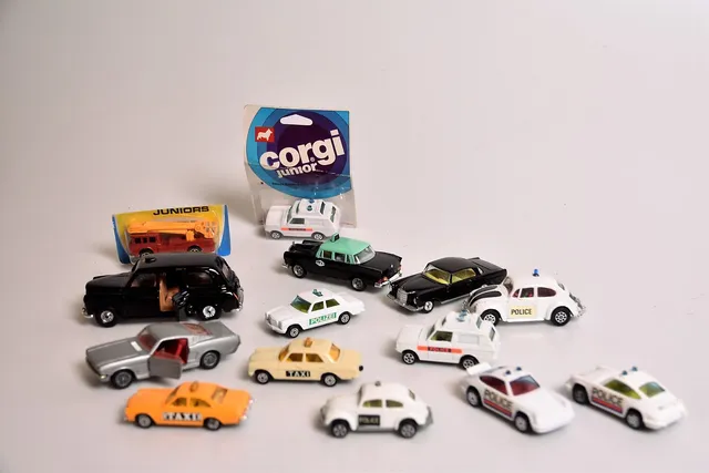 MODELLBILAR 14 st Corgi Toys.