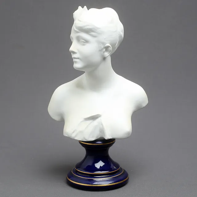 BYST, "Diana", porslin, signerad Alex Duverger, 1900-tal.