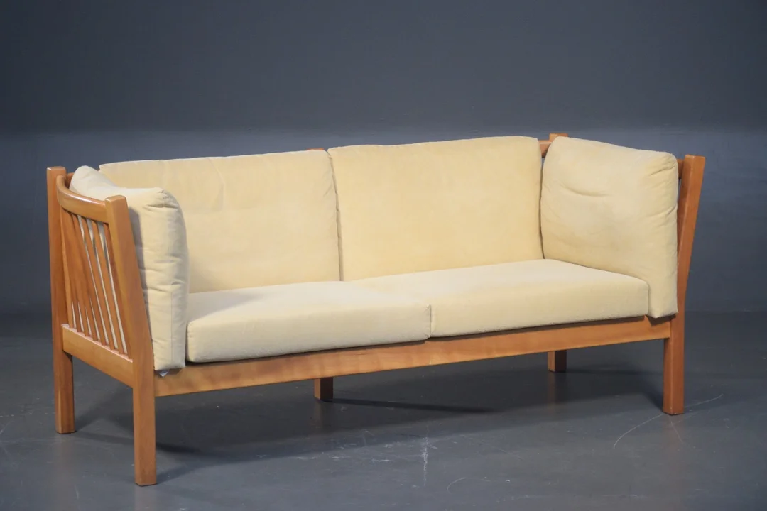 Andreas Hansen, 2-pers. sofa af kirsebærtræ — Furniture/Lounge suites, sofas — Lauritz