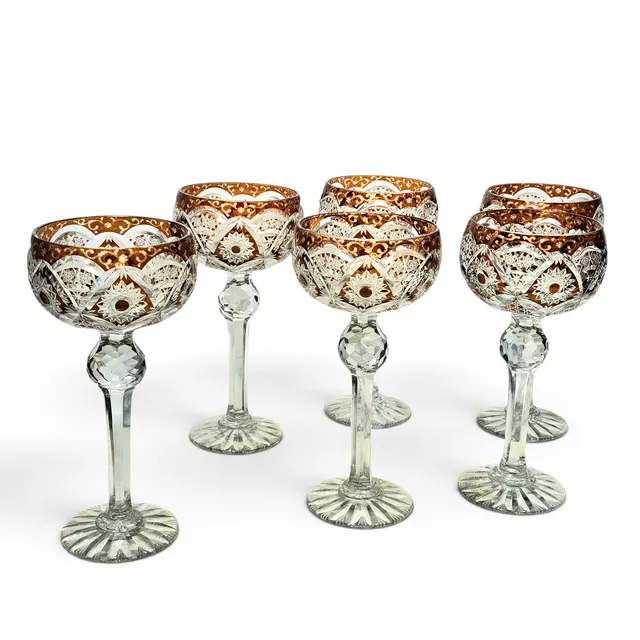 Seis copas en cristal de bohemia.