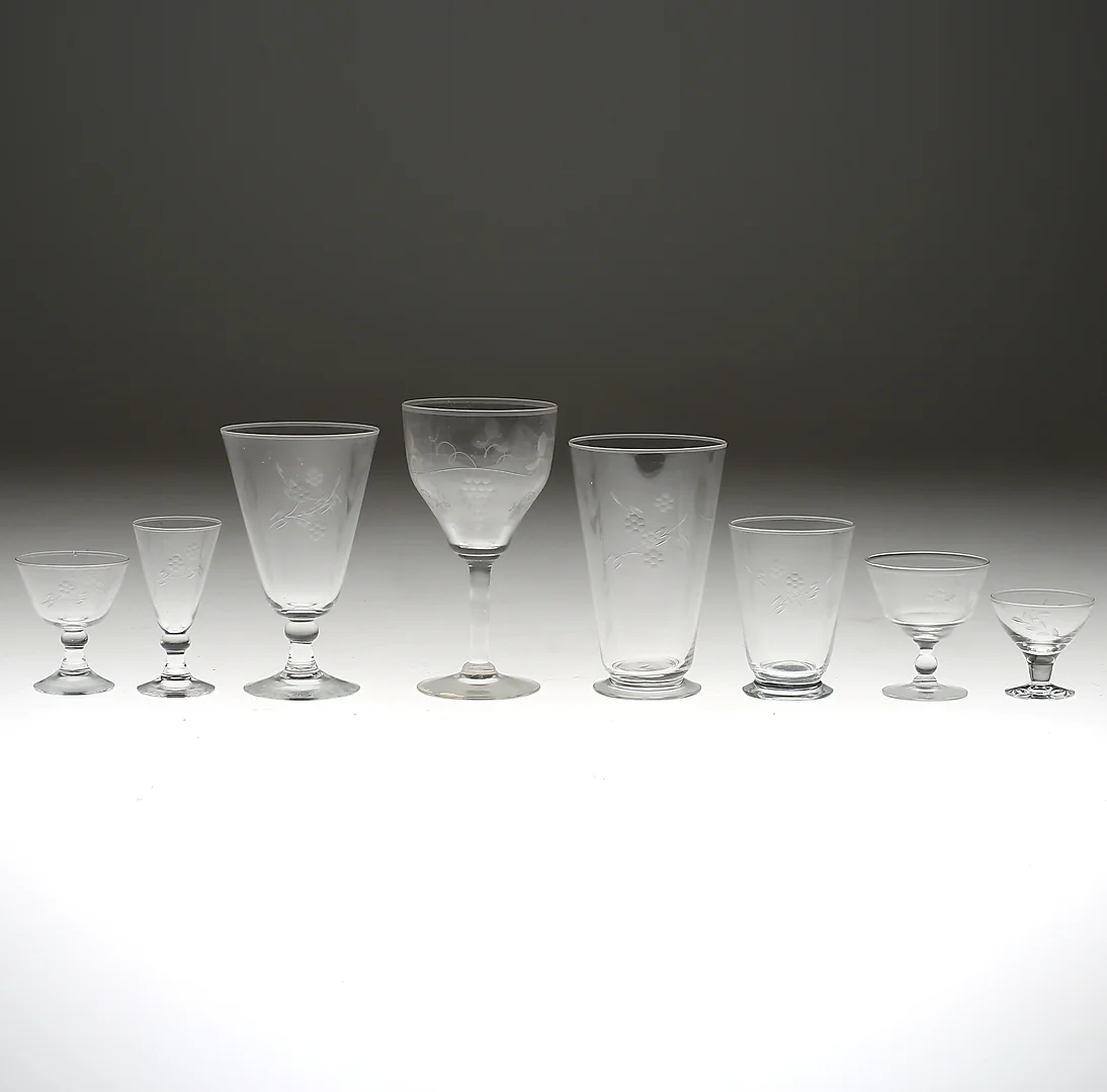 SERVISDELAR, 73 st, glas, 1900-tal. — Tableware — Gomér & Andersson Norrköping