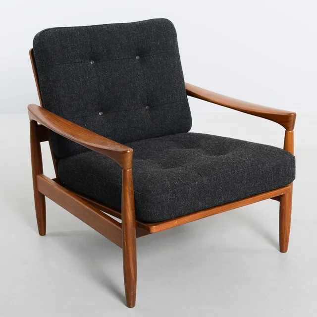ERIK WÖRTZ. Fåtölj, "Kolding", valnöt, IKEA, 1960-tal.