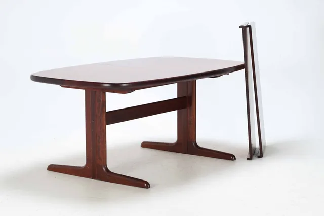 Skovby Møbler: Rosewood dining table (3)
