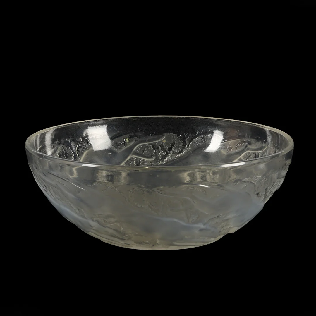 RENÉ LALIQUE (1860-1945). 'CHIENS' BOWL. — Art glass — Bishop & Miller