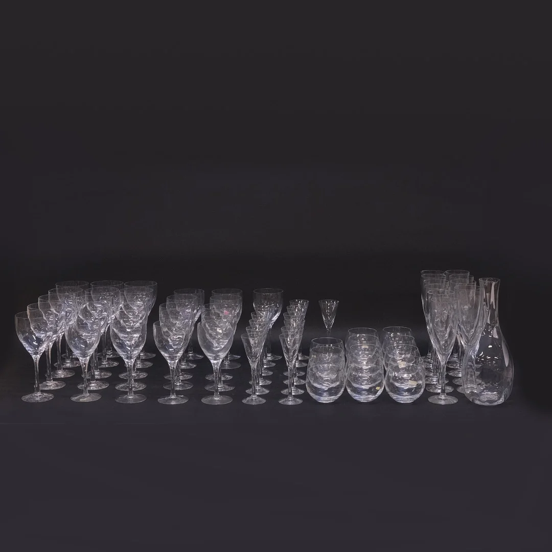 BERTIL VALLIEN. GLASSERVIS, "CHATEAU", KOSTA BODA, 64 DELAR. — Tableware — Björnssons Auktionskammare