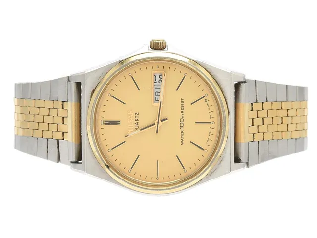 Pulsar herrur Ø36mm, quartz, dag/datum, 765604, safirglas, stål, repor i glas