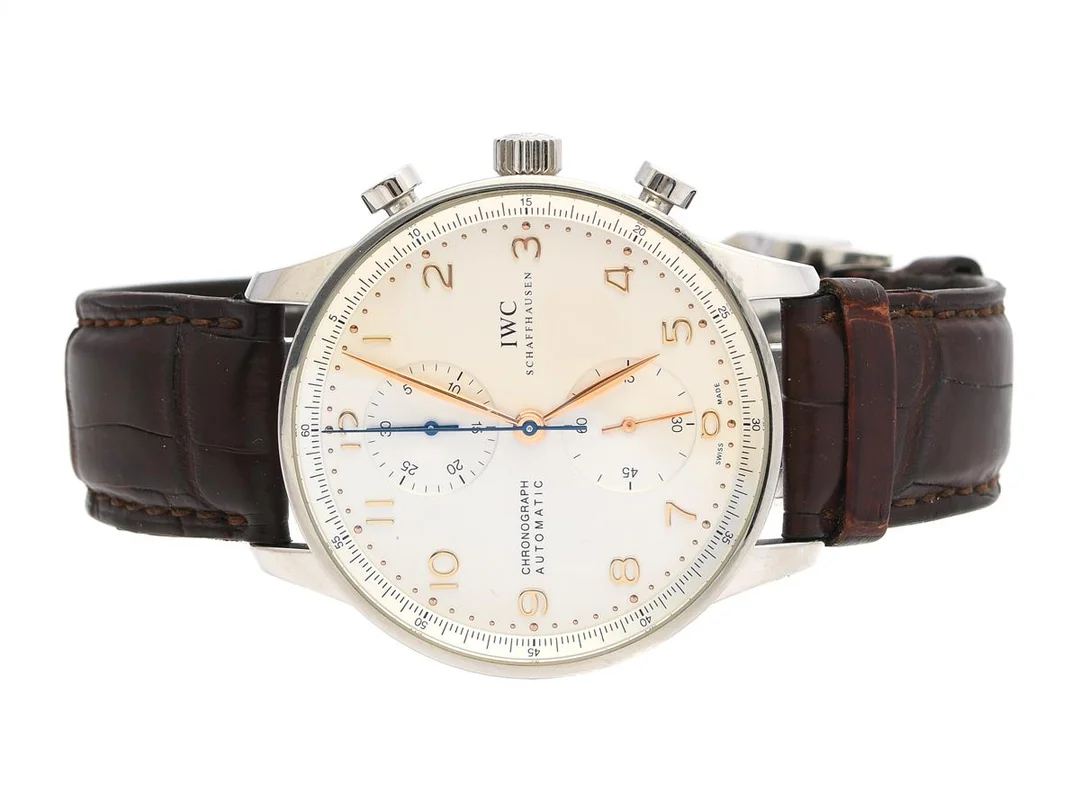 IWC, Schaffhausen, Portuguese, Cal 79350, Serie nr. 3965353, Ref nr. 371445, Boett nr. 6016362, kronograf, herrur, 40,9 mm, stål, automatisk, safirglas, läderband, viklås, cert, mars 2016, box (skadad). — Klockor/IWC — Kaplans