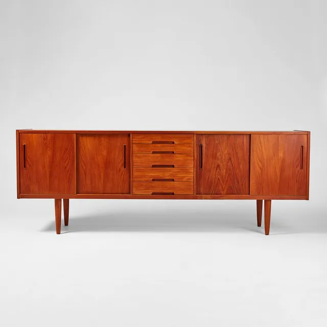 NILS JONSSON. "Gigant", sideboard, Hugo Troeds Industrier, Bjärnum, 1950-tal.