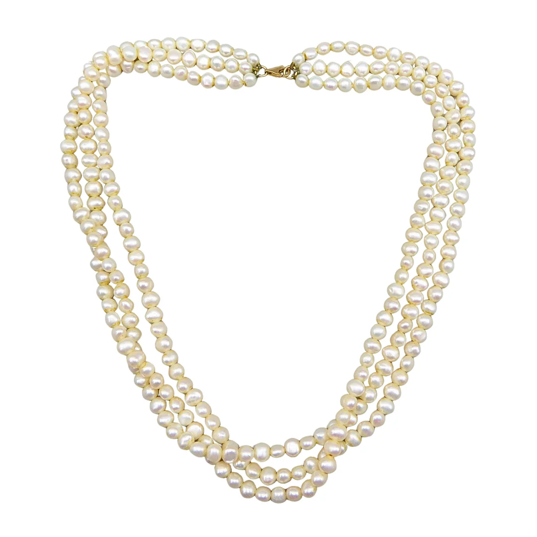 DREIREIHIGES PERLENCOLLIER MIT KARABINERVERSCHLUSS AUS 585ER GELBGOLD, MEISTERMARKE. — Necklace — Auktionshaus Stuber's Hammerschlag