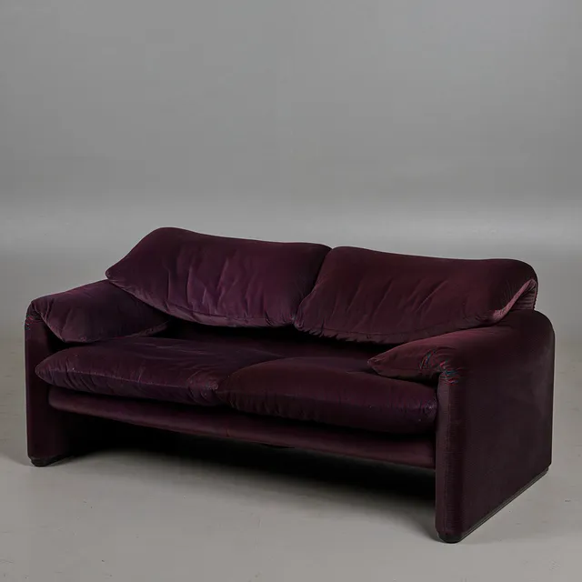 VICO MAGISTRETTI. Cassina, Sofa / Couch, Modell 'Maralunga', Stahl, Stoff, Kunststoff, Italien, Entwurf 1973.