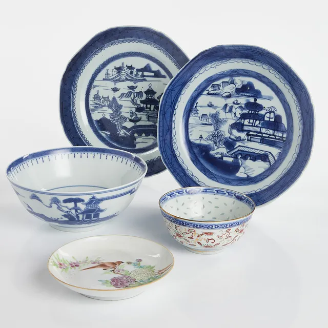 PARTI PORSLIN, 5 delar, Kina, 18/1900-tal, blåvit dekor, imari och qianjiang.