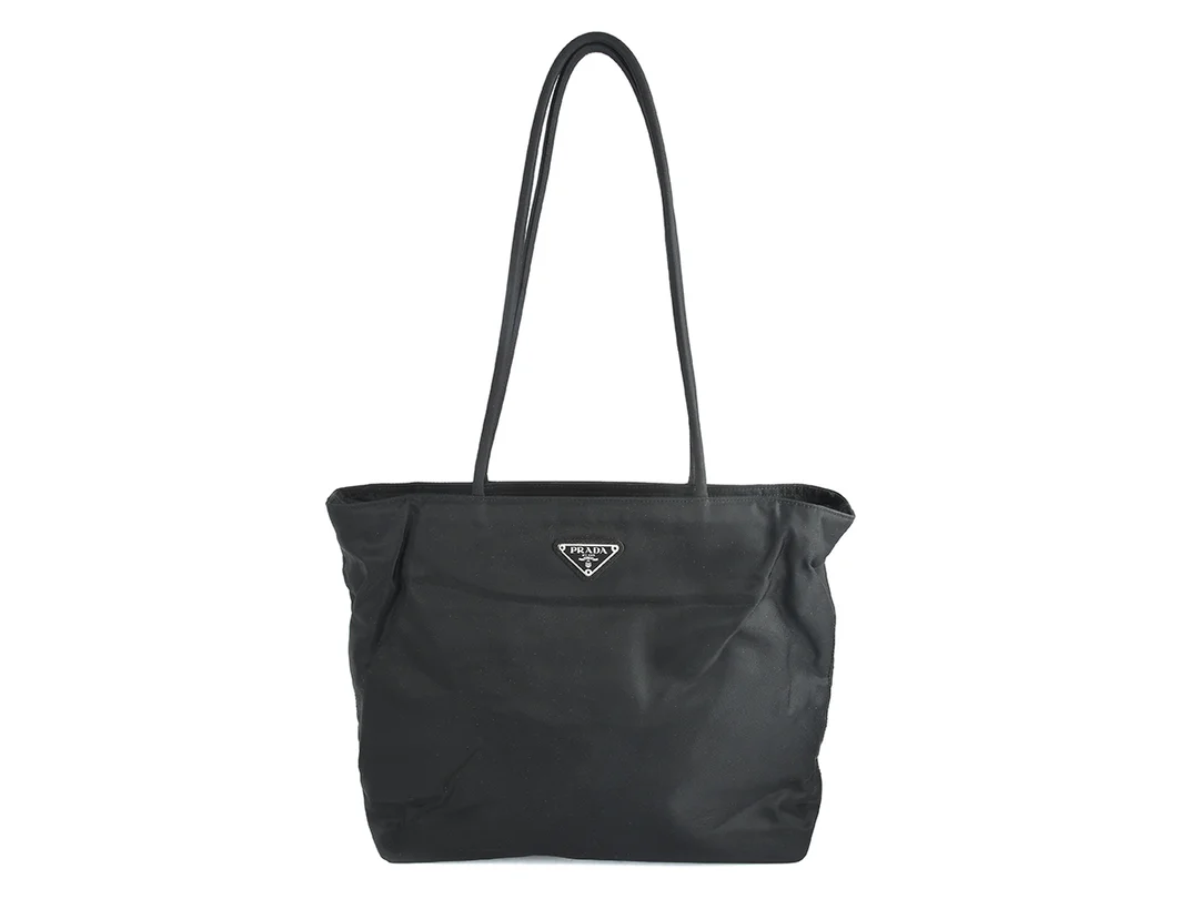 VÄSKA, PRADA, svart nylon, 30x26x9cm, dustbag. — Accessoarer/Väskor — Kaplans