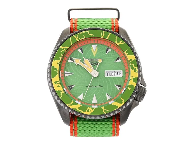 SEIKO, 5 Sports, "Street Fighter Blanka", Cal 4R36A, Serie nr. 3925/9999, Ref nr. SRPF23K1, Boett nr. 4R36-08T0, herrur, 42,5 mm, svart stål, automatisk, hardlexglas, dag, datum, glasbaksida, NATO-band, originalspänne, ca 2020, box, ytterkartong. Limiterad och numrerad (Nr. 3925/9999).