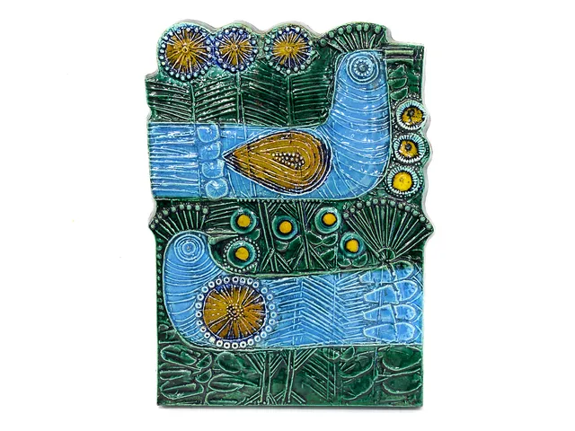 Keramiktavla, Lisa Larson, Gustavsberg, 42,5x32cm, liten glasyrskada