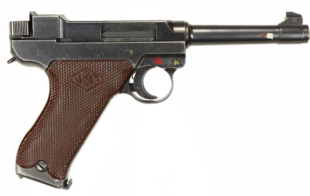 PISTOL, fabrikat Valmet, modell L-35, kaliber 9x19, tillv.nr 8940.