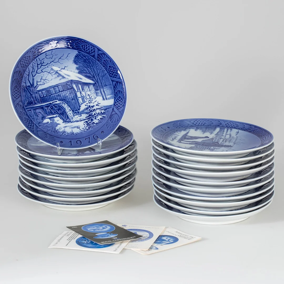 KAI LANGE. ROYAL COPENHAGEN. 19xWeihnachtsteller. 1968-1986. — European — Stockholms Auktionsverk Hamburg