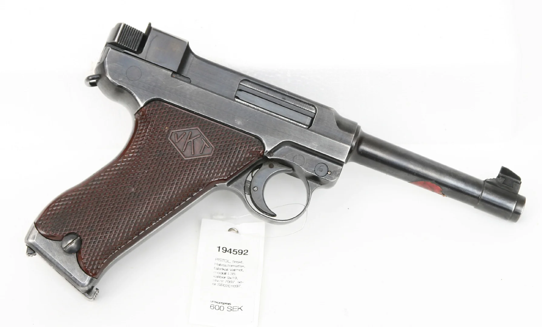 (345) PISTOL, finskt, Halvautomatisk, fabrikat Valmet, modell L35, kaliber 9x19, tillv.nr 7997, se-nr SE0201697. — Pistols — Mauritz Widforss