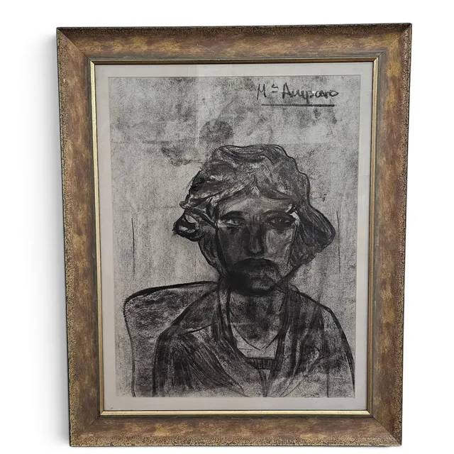 ESCUELA ESPAÑOLA SIGLO XX. MARIA AMPARO. Retrato, carbonzillo sobre papel.