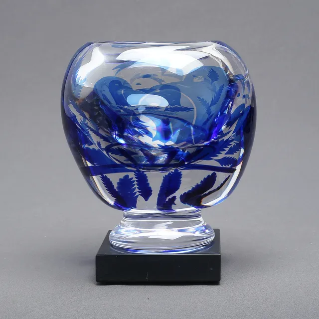 CARLOS PEBAQUE. Vas, glas, Gullaskruf, 1990.