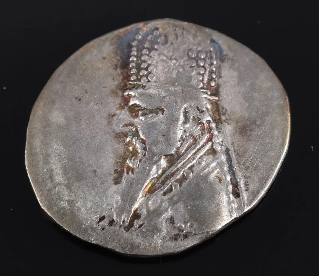 Antikkens Grækenland, Parthiske kongedømme, Mithradates II 121.91 f. Kr. — Hobby and collectibles/Coins, notes and bars — Lauritz