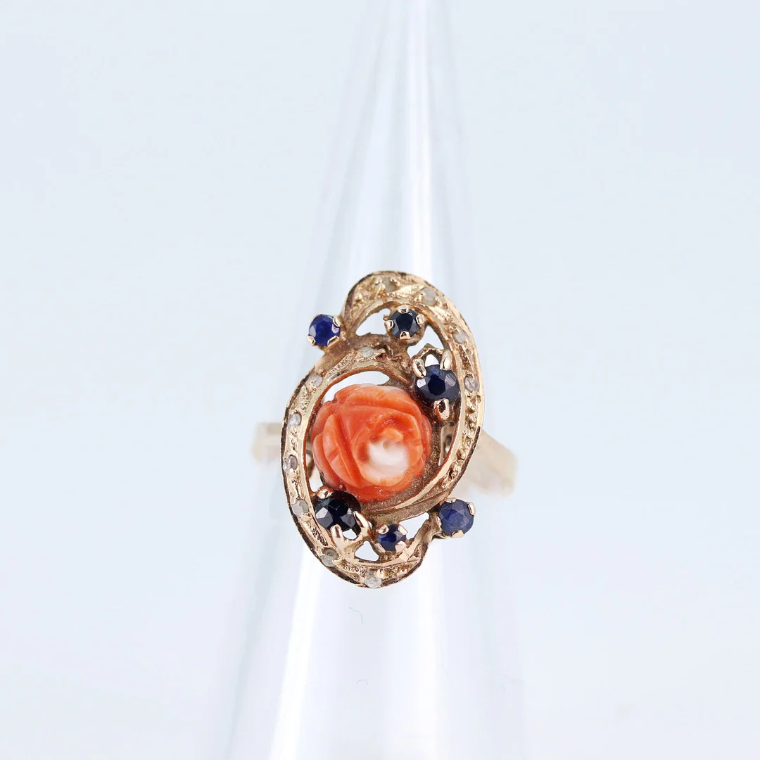 18CT ROSE GOLD, CORAL AND SAPPHIRE RING. — Rings — Chalkwell Auctions