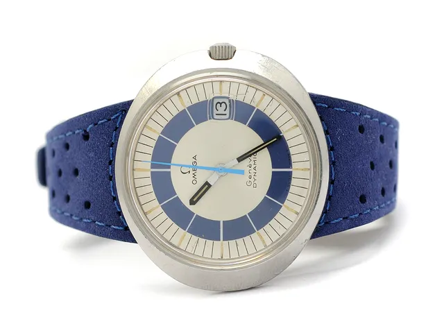 OMEGA, Genève, Dynamic, Cal 613, Serie nr. 27835423, Ref nr. ST 136.033, Boett nr. 136.033, herrur, 41 x 36,5 mm, stål, manuell, plexiglas, datum, skadad urtavla, integrerat läderband, ca 1968.