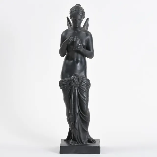 LAURITZ HJORTH. Skulptur af kvinde i sort terracotta, model 418. Danmark. (39H cm).