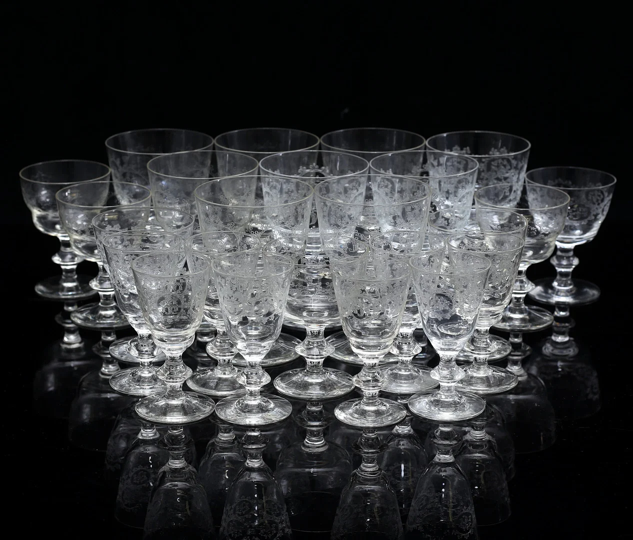 EDVIN OLLERS. Glasservisdelar, 24 st, "Elon", Elme glasbruk. — Utility glass — Auktionshuset Thelin & Johansson