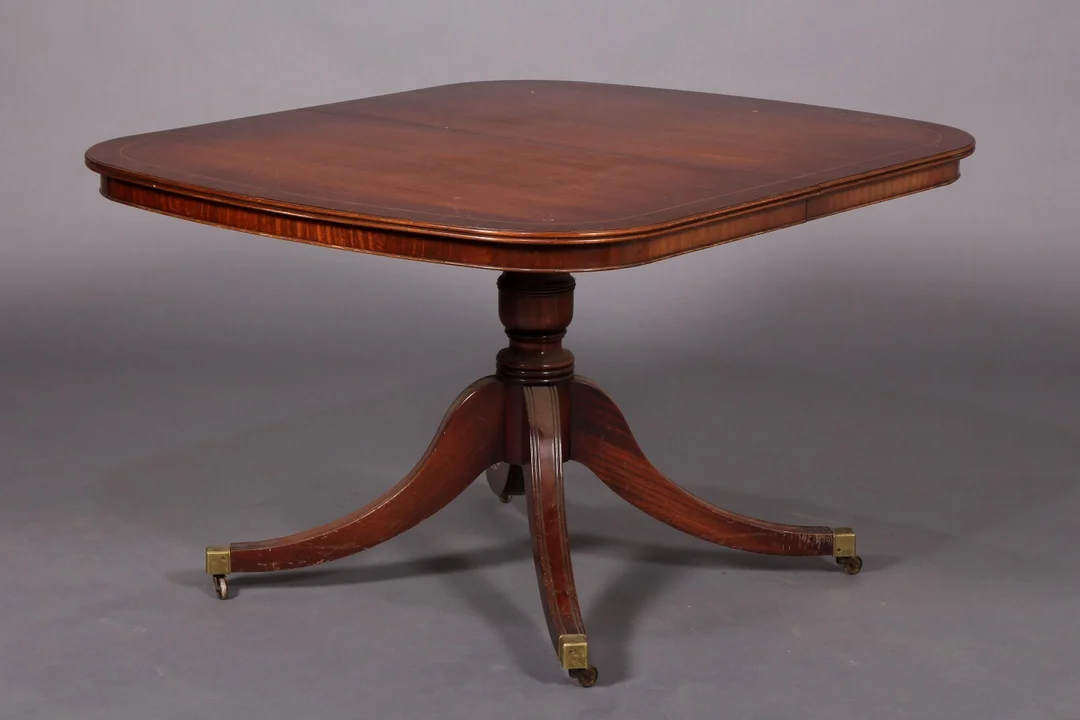 One pillar table af mahogni, George III stil, ca. 1960 — Furniture/Dining tables, dining room furniture — Lauritz