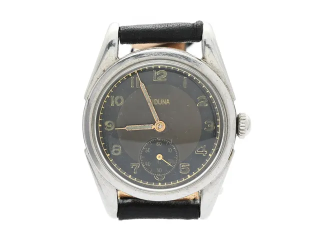 SIDUNA, herrur, 32 mm, Boett nr. 26 4792, stål, manuell, plexiglas, liten sekundvisare, skadad urtavla, servicebehov, läderband, ca 1955.