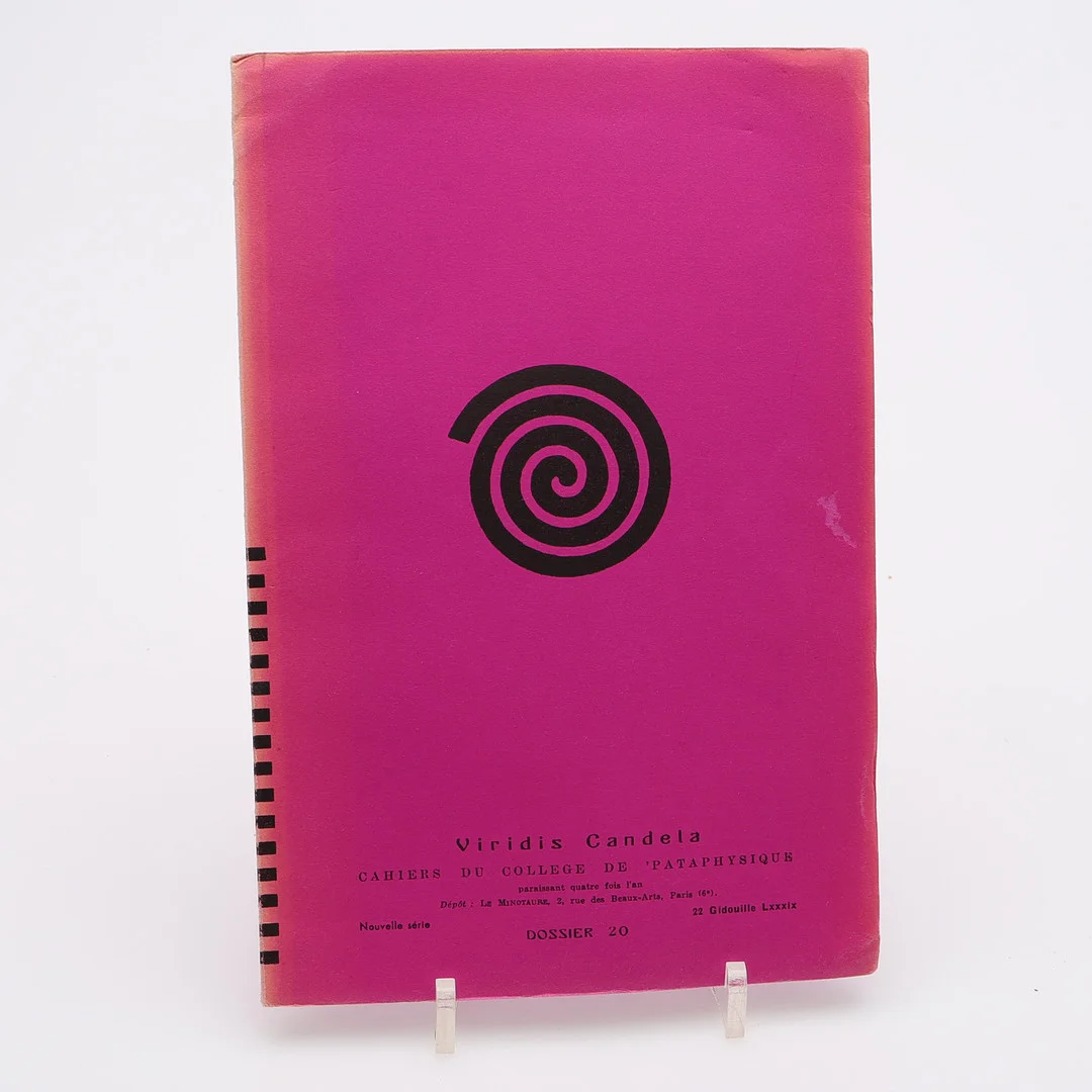 PATAFYSIK. QUELQUES ETUDES SUR LES ŒUVRES DU TRANSCENDANT SATRAPE RAYMOND QUENEAU 1962. — Books — Crafoord Auktioner Lund