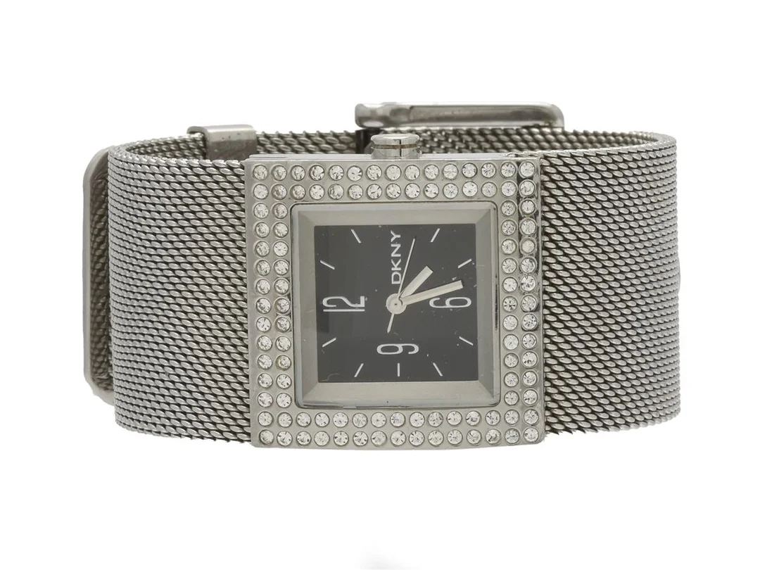 DKNY, armbandsur, stål, 30x30mm, quartz, strass, modellnr: NY-3403, snr. 120409, 3ATM, integrerad stållänk — Klockor/DKNY — Kaplans