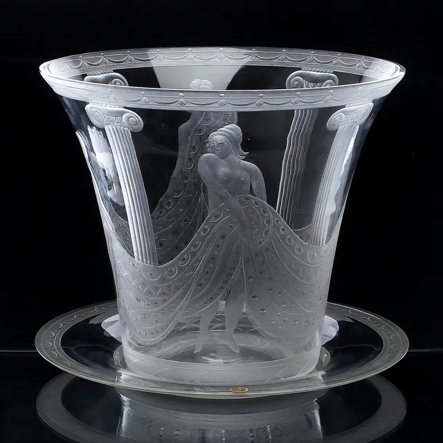 EDWARD HALD. Skål på fat, glas, "Draperiskålen", Orrefors, 1922.