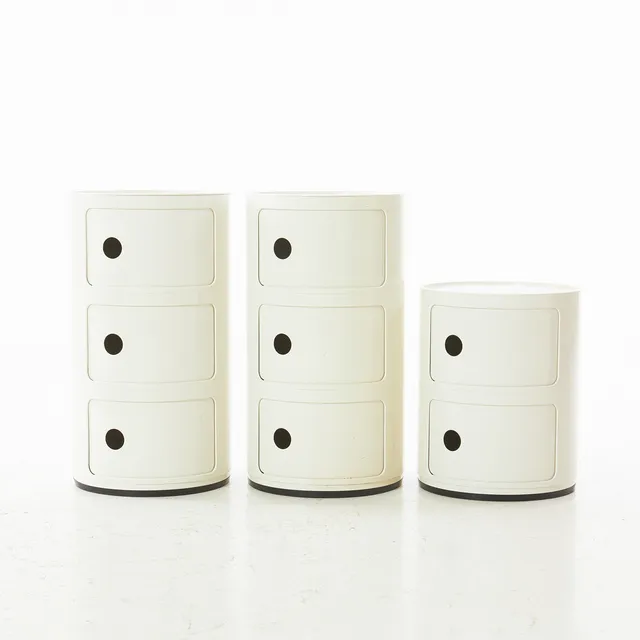 ANNA CASTELLI FERRIERI. "Componibili", Kartell, skåp, 3 st, formgivningsår 1969, plast, underill märkta.