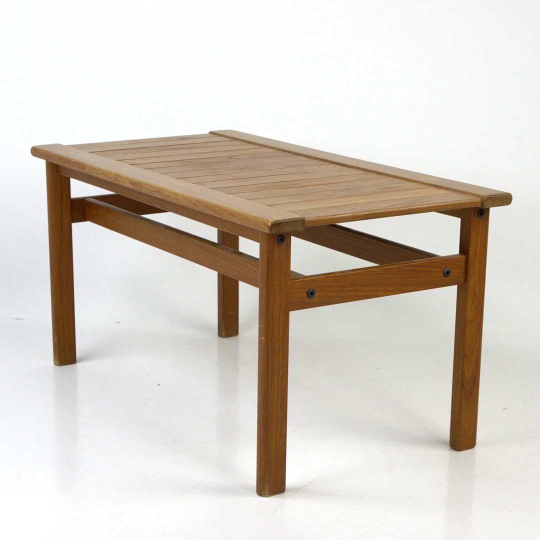 INGVAR ANDERSSON. Bänk, troligen "Florida", brännmärkt Averskogs Möbelfabrik, Lammhult, 1963. — Tables — Höganäs Auktionsverk