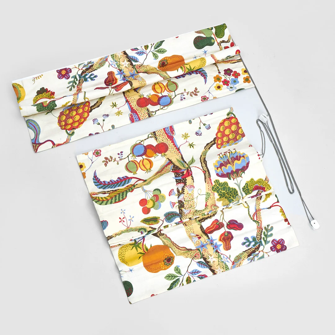 JOSEF FRANK. Gardiner, ett par, "Vegetable Tree", Firma Svenskt Tenn, etikettmärkta. — Miscellaneous — Crafoord Auktioner Stockholm