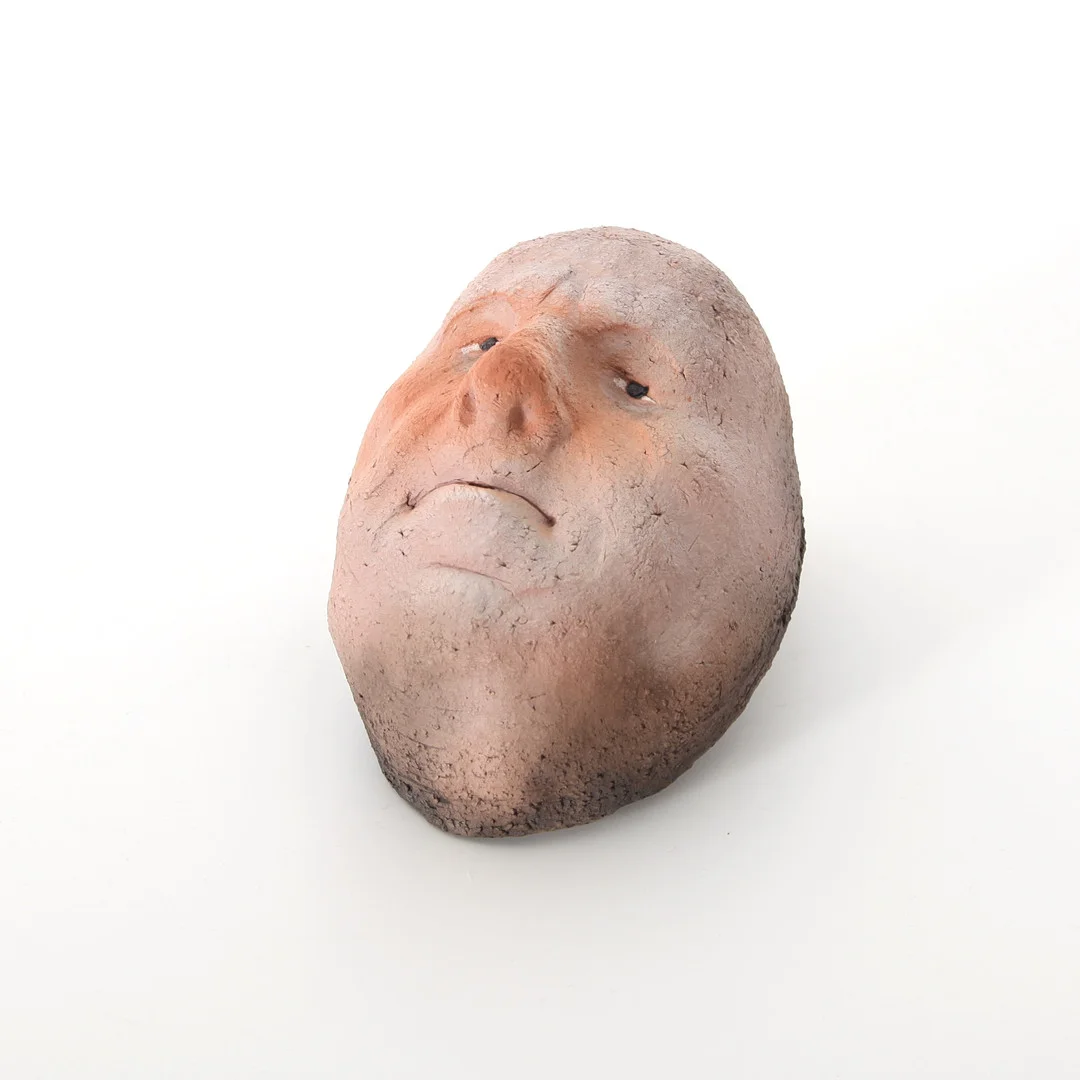 JOHAN THUNELL. Väggskulptur "Nylle", 14 x 9 cm, keramik, signerad. — European — Auktionsverket Engelholm