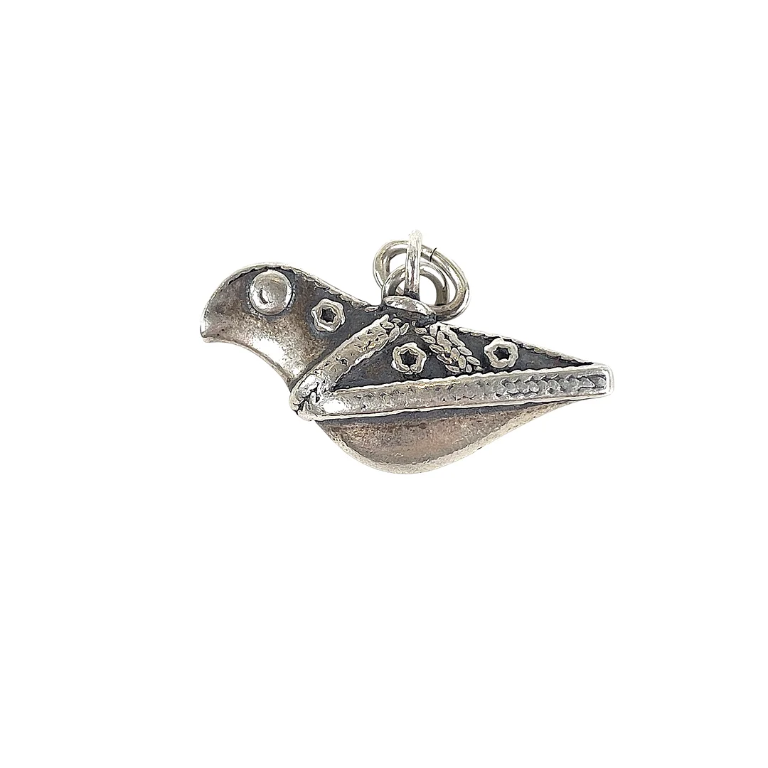 KALEVALA KORU, hänge "Fågel från Hattula", sterling silver, Finland. — Brooches & Pendants — Roslagens Auktionsverk