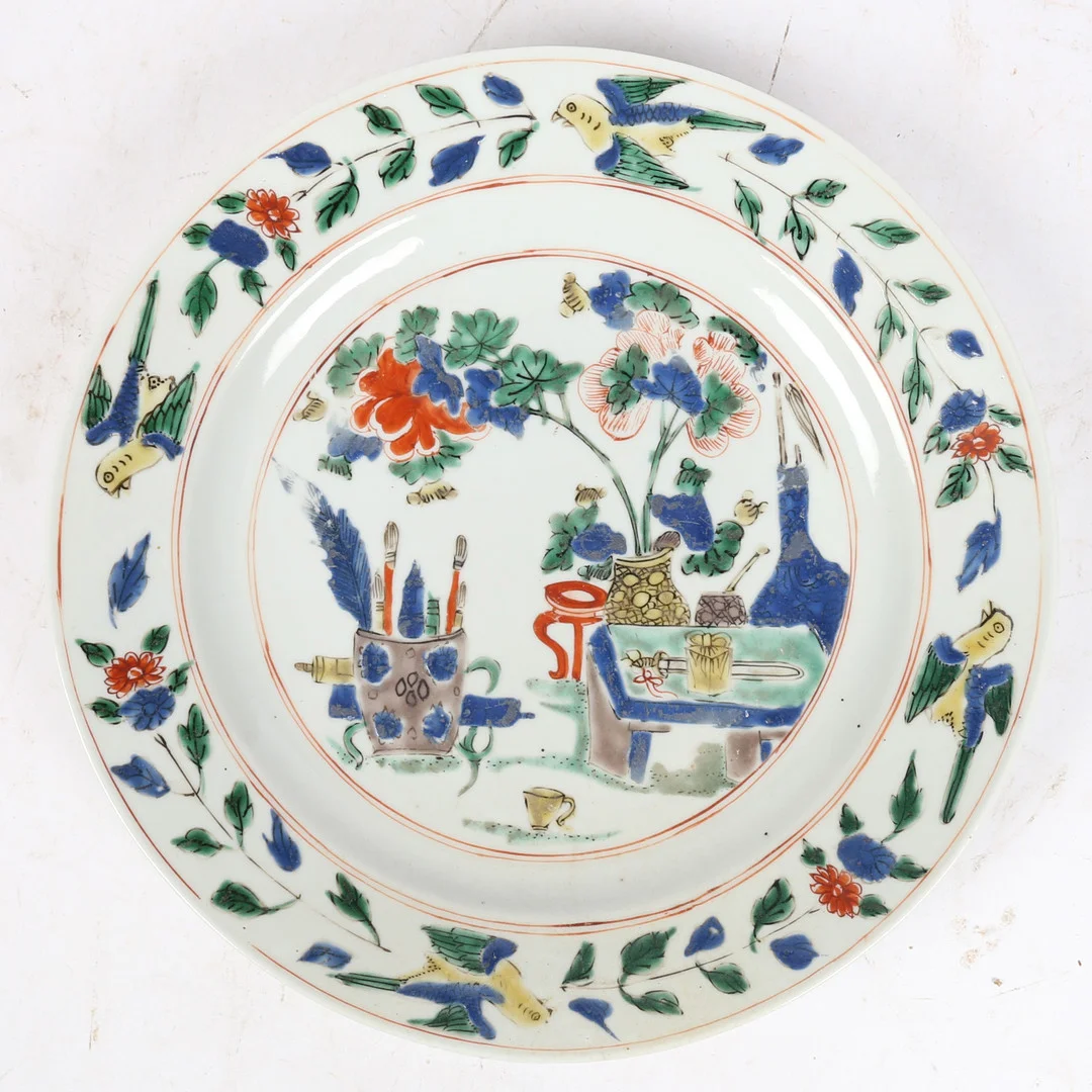 A CHINESE PORCELAIN, FAMILLE VERTE PLATE, KANGXI. — Oriental — Bishop & Miller