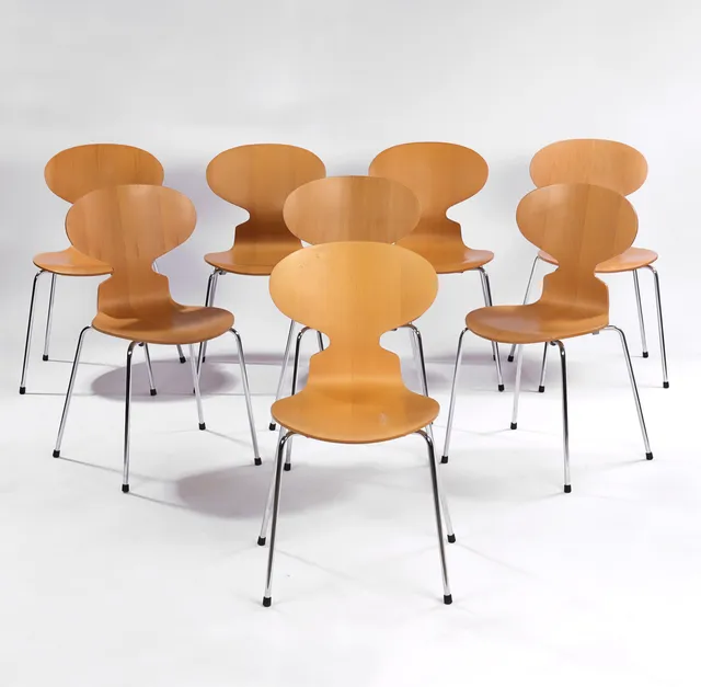 Arne Jacobsen. A set of eight chairs, 'The Ant', model 3101 (8)