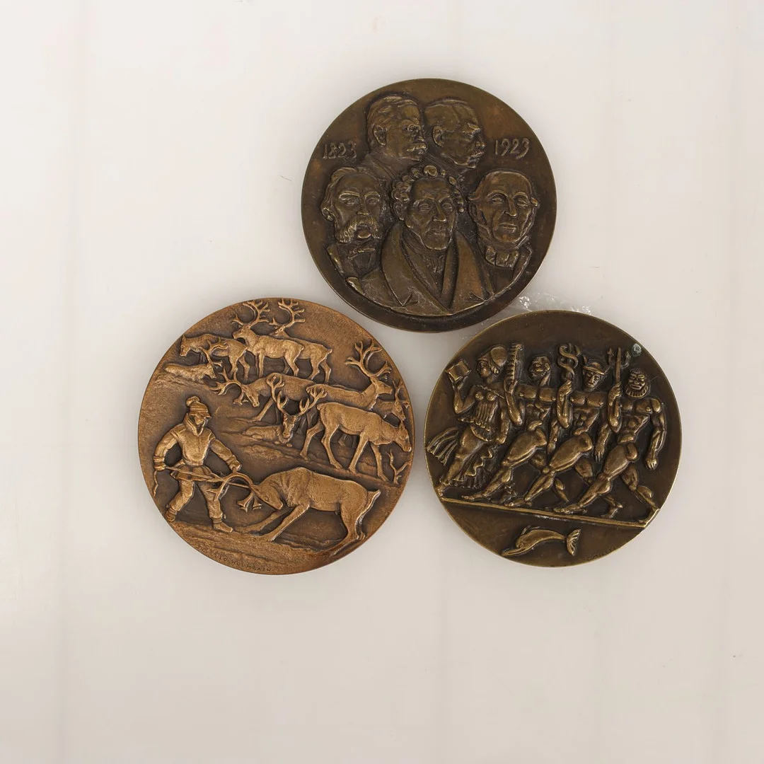 MINNESMEDALJER, brons, 3 stycken. — Orders & Medals — Limhamns Auktionsbyrå