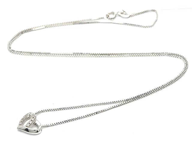 Halskedja, med integrerat hänge 18K vitguld 3,6g 49,5cm med diamanter 7xca0,005ct