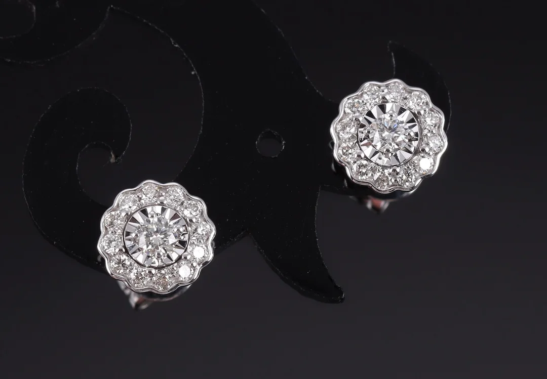 Diamant-rosetørestikker af 18 kt. hvidguld, i alt ca. 0.28 ct. (2) — Jewellery/Earrings — Lauritz