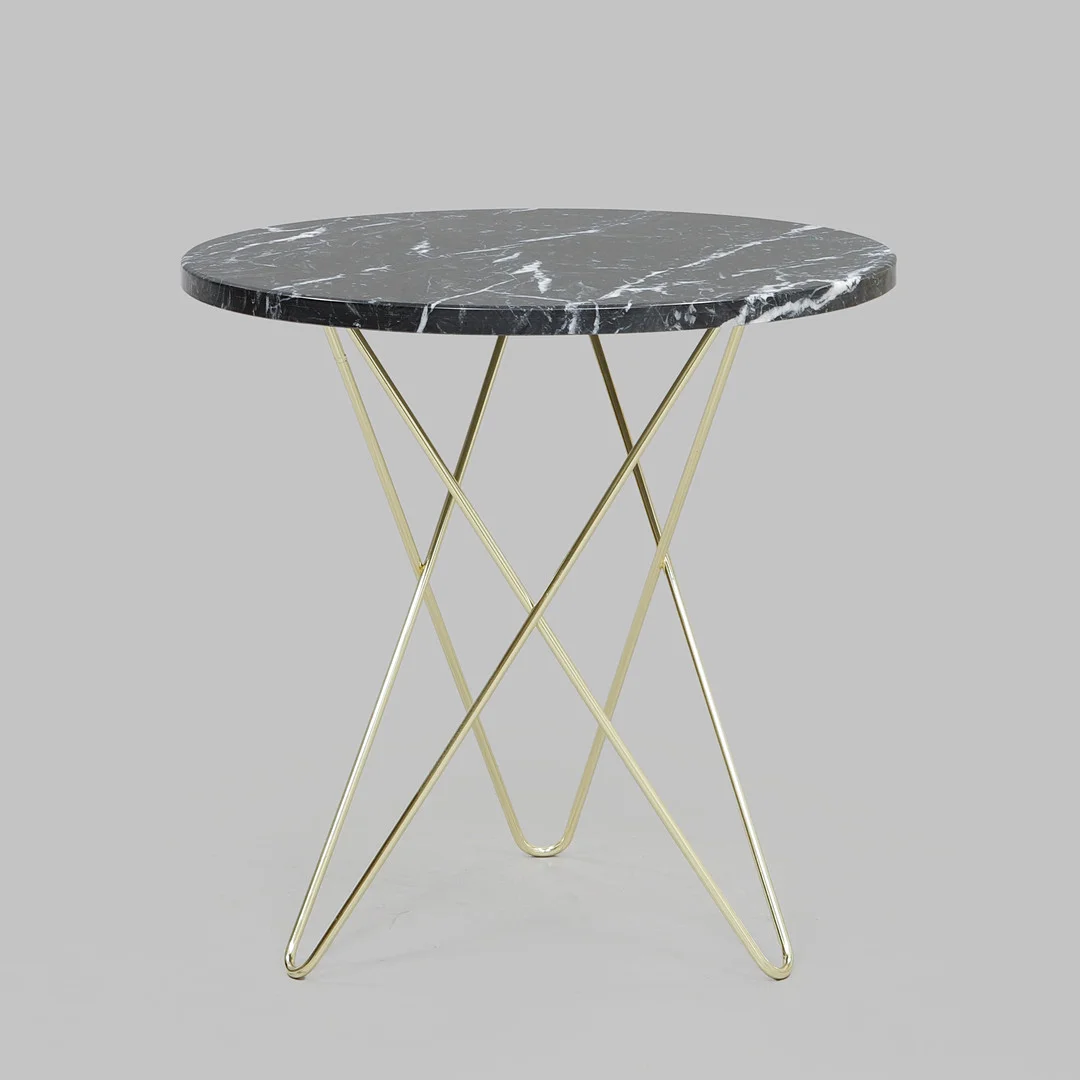 DENNIS MARQUART. Sidobord, "Mini O", OX Denmarq. — Tables — Göteborgs Auktionsverk