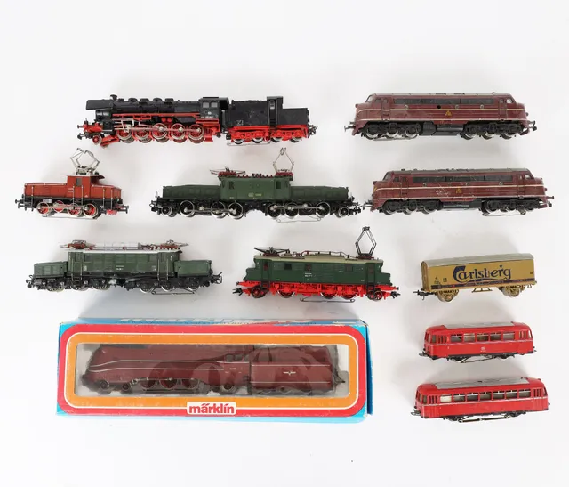 A better collection of Märklin locomotives etc. (11)