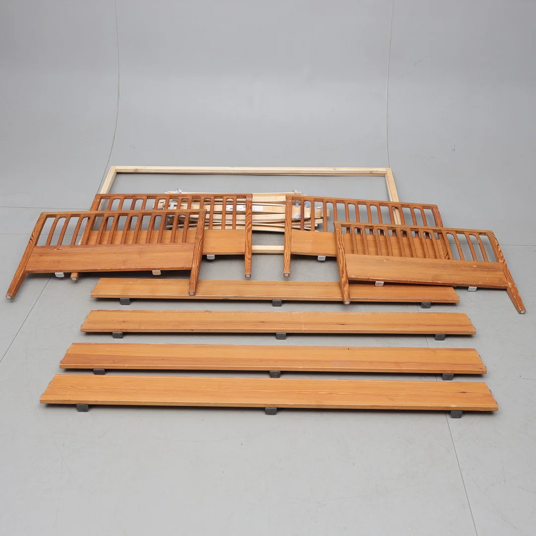 CARL MALMSTEN. sängar, 1 par, furu, Åfors Möbelfabrik 1960-tal. — Other — Gomér & Andersson Norrköping