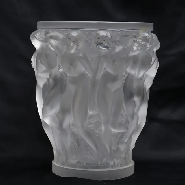 LALIQUE MANUFACTURE. “Bacchantes” vase.