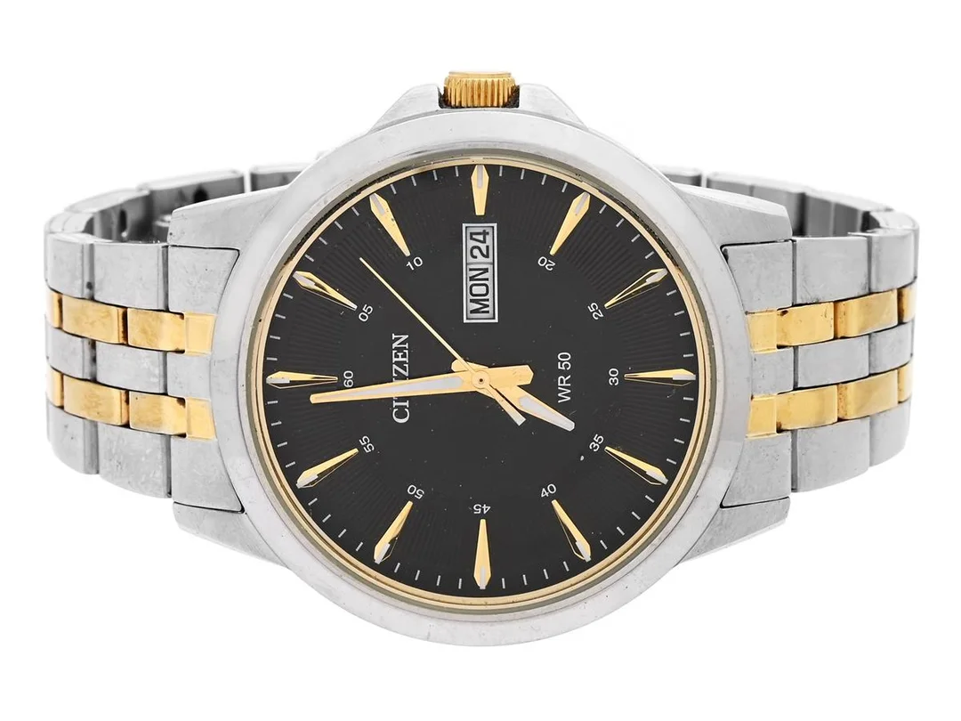 CITIZEN, WR 50, Serie nr. 701220064, Boett nr. 1502-S097843, herrur, 41 mm, bicolour, quartz (går ej), mineralglas, dag, datum, originallänk, viklås, ca 2015. — Klockor/Citizen — Kaplans